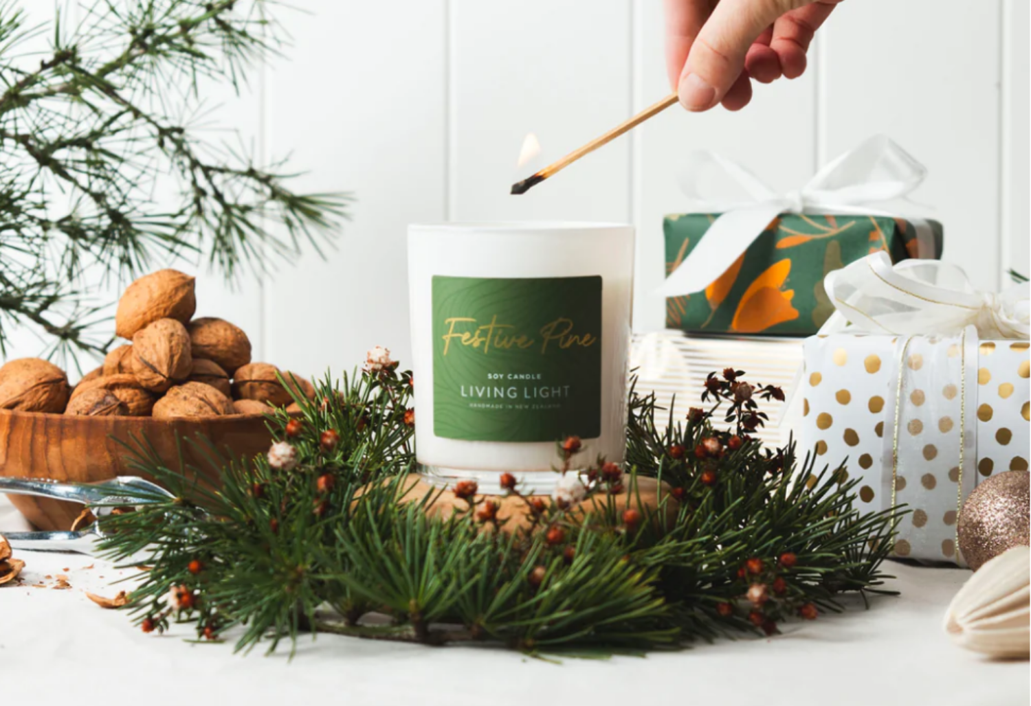 Living light festive pine candle 